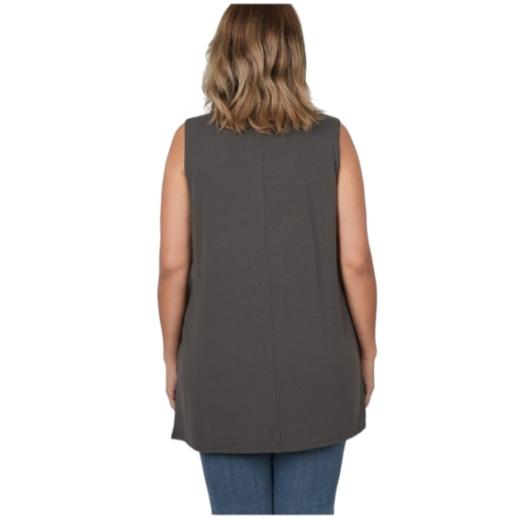 New Zenana Plus Size Bright Blue Sleeveless Hi-Low Top (1X,2X,3X) - Picture 2 of 3